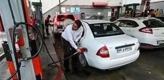 عرضه سوخت در کشور متوقف نشده است / افراد از مراجعه مداوم به جایگاه‌ها خودداری کنند 